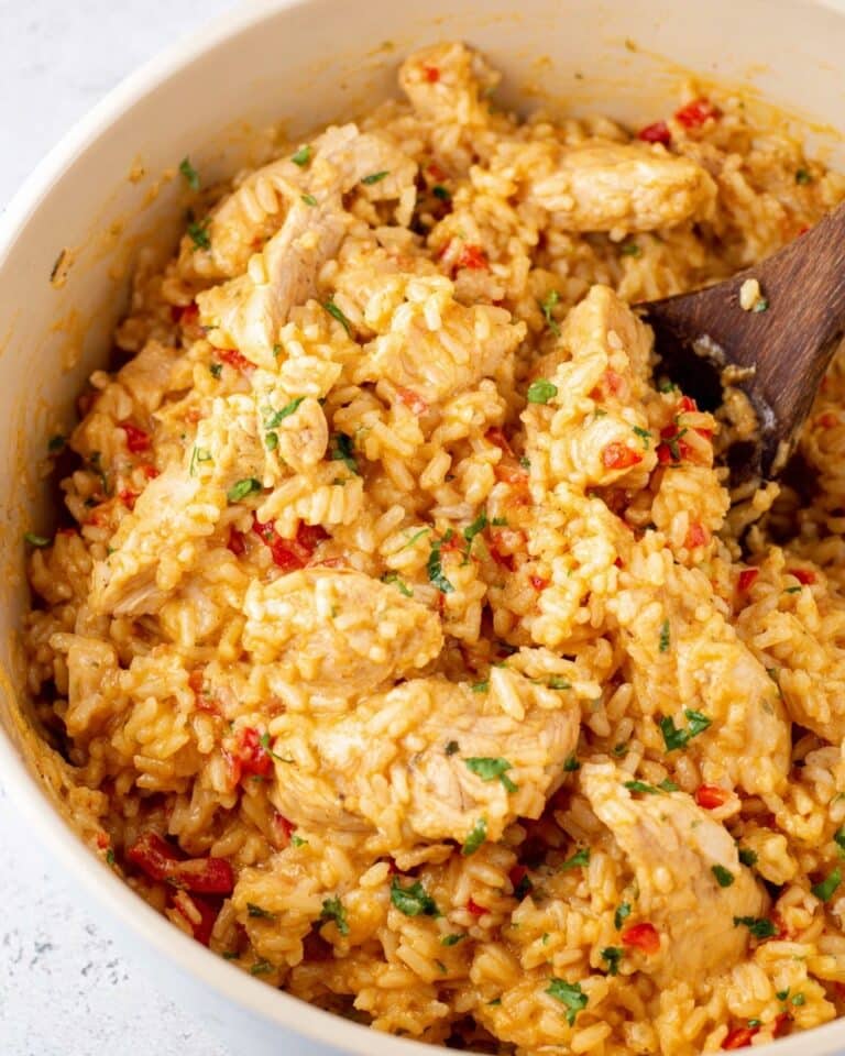 One Pot Queso Chicken and Rice Recipe